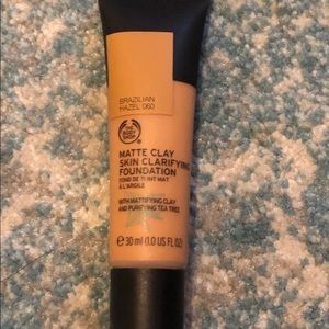 The Body Shop Clay Skin-Clarifying Foundation